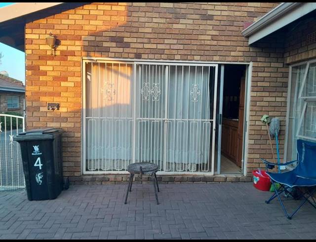 3 BEDROOM TOWNHOUSE FOR SALE IN DALPARK EXT 1